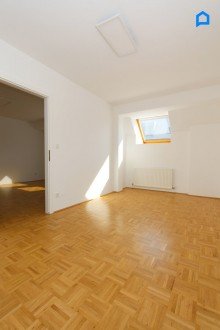  Komplett sanierter Erstbezug, helle, ruhige, 4 Zimmer- Dachgeschoss Maisonette, Loggia, in renoviertem Jahrhundertwendehaus, 4.Liftstock + Kellerabteil