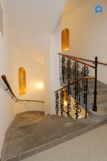  +Helle + ruhige + Dachgeschoss Maisonette+ Klimaanlage + in renoviertem Jahrhundertwendehaus+Komplett sanierter Erstbezug + 4.Liftstock +  Kellerabteil+