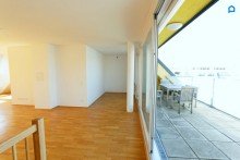  Gro�artige Dachgeschosswohnung mit 146 m� plus 21 m� Dachterrasse plus 8 m� Balkon, 4 Zimmer, KLIMA, gro�er Vorraum, Tiefgaragenplatz optional !