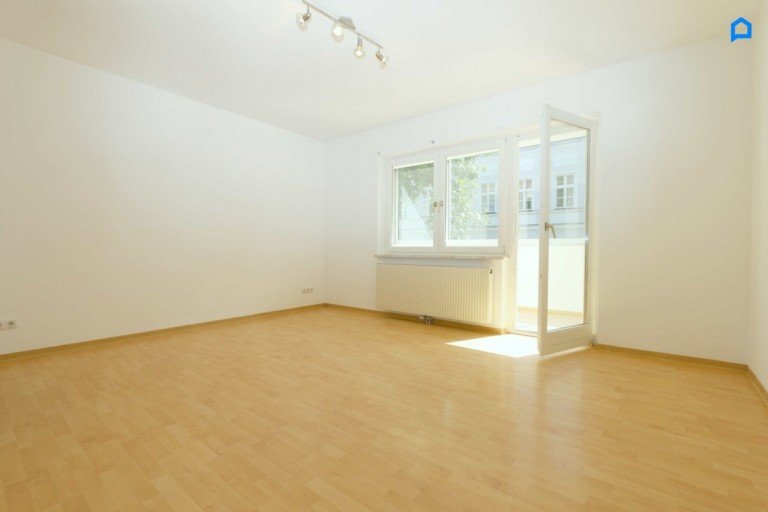  Wien - U4, U-Bahnstation Ober St.-Veit Etagenwohnung U-Bahn-N�he, helles 1 Zimmer Apartment (1.OG) mit verglaster Loggia, sch�nes Bad, WC, Garagen-Stapelparkplatz optional anmietbar, Gartenben�tzung
