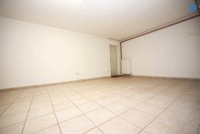  Gro�z�giges Familienhaus, 5 Zimmer, Vollkeller, Fu�bodenheizung, Gro�er Garten, Garage plus weiterer Abstellplatz, Gr�nlage