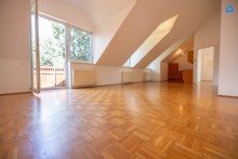  Wohnen nahe Oberlaa - helle 3-Zimmer-Wohnung mit riesigem Wohnbereich 36 m� Wohnk�che und 7,8 m� Balkon + gr�ner Innenhof,  1. OG, Dachgeschoss