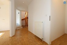  Komplett sanierter Erstbezug, helle, ruhige, 4 Zimmer- Dachgeschoss Maisonette, Loggia, in renoviertem Jahrhundertwendehaus, 4.Liftstock + Kellerabteil