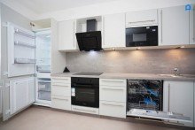  Erstbezug nach Sanierung | 3 Zimmer plus K�che| 6.OG mit Lift | neue K�che | hell & ruhig | Hofruhelage s�dseitig