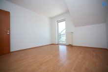  Gro�z�giges Familienhaus, 5 Zimmer, Vollkeller, Fu�bodenheizung, Gro�er Garten, Garage plus weiterer Abstellplatz, Gr�nlage