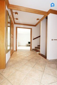  Sehr gepflegtes gro�z�giges Eckreihenhaus , Garten, Pergola, Terrasse, 4,5 Zimmer, plus Kellerr�ume, Garage