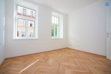 Zimmer 2 Top 5 ERSTBEZUG, hell. JETZT einziehen! Kernsanierter Albau mit modernster Ausstattung TOP 5 / 53,18 m� Wohnfl�che, 2 Zimmer plus Nebenr�ume, Kurzzeitvermietung m�glich !