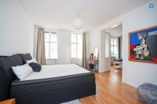  Helle, ruhige, m�blierte  2 Zimmer Wohnung mit gro�em Vorraum und separater K�che