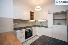  *Zentrum Schwechat, 3 Zimmer mit 12 m� Loggia mit Gr�nblick. 2. Liftstock, barrierefrei, * Flughafen Schwechat N�he*