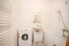  Helle, ruhige, m�blierte  2 Zimmer Wohnung mit gro�em Vorraum und separater K�che