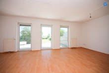  Gro�z�giges Familienhaus, 5 Zimmer, Vollkeller, Fu�bodenheizung, Gro�er Garten, Garage plus weiterer Abstellplatz, Gr�nlage