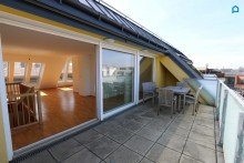  Gro�artige Dachgeschosswohnung mit 146 m� plus 21 m� Dachterrasse plus 8 m� Balkon, 4 Zimmer, KLIMA, gro�er Vorraum, Tiefgaragenplatz optional !