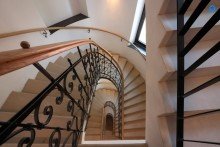 Stiegenhaus saniert ERSTBEZUG, UNABH�NGIG v. fossilen Brennstoffen, kernsanierter Albau, modernste Ausstattung ab 41 m� -148m� Wohnfl�che, 2-4 Zimmer plus Nebenr�ume, Etagen- und DG Wohnungen, W�rmep. FBH,Deckenk�hlung