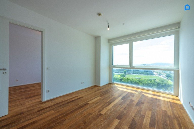  Wien - Laaer-Berg-Stra�e Etagenwohnung MySKY, ERSTBEZUG nach Renovierung, Helle 2 Zimmer, 14.OG Weitblick Richtung S�den Wiens