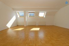  +Helle + ruhige + Dachgeschoss Maisonette+ Klimaanlage + in renoviertem Jahrhundertwendehaus+Komplett sanierter Erstbezug + 4.Liftstock +  Kellerabteil+