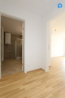  +Pauschale allinklusiv Miete+ KLIMA-HEIZUNG-INKLUDIERT* NEUEBAU-LUXUS- 2 Zimmer, West-Balkon* Ma�einbau-K�che, zugfreie Deckenk�hlung, FBH, Alarmanlage, Garage, Lift, barrierefrei
