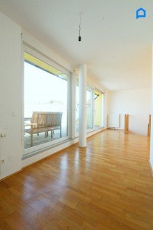  Gro�artige Dachgeschosswohnung mit 146 m� plus 21 m� Dachterrasse plus 8 m� Balkon, 4 Zimmer, KLIMA, gro�er Vorraum, Tiefgaragenplatz optional !