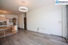  *Zentrum Schwechat, 3 Zimmer mit 12 m� Loggia mit Gr�nblick. 2. Liftstock, barrierefrei, * Flughafen Schwechat N�he*