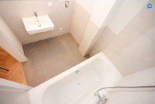  ERSTBEZUG, hell. JETZT einziehen! Kernsanierter Albau mit modernster Ausstattung TOP 5 / 53,18 m� Wohnfl�che, 2 Zimmer plus Nebenr�ume, Kurzzeitvermietung m�glich !