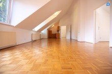  Wohnen nahe Oberlaa - helle 3-Zimmer-Wohnung mit riesigem Wohnbereich 36 m� Wohnk�che und 7,8 m� Balkon + gr�ner Innenhof,  1. OG, Dachgeschoss