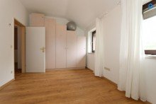  Sehr gepflegtes gro�z�giges Eckreihenhaus , Garten, Pergola, Terrasse, 4,5 Zimmer, plus Kellerr�ume, Garage