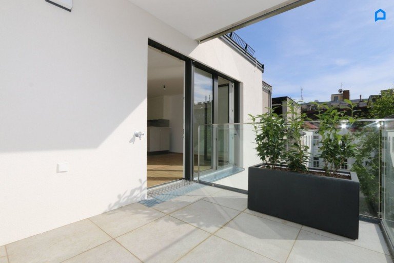  Wien - Hernalser Haupstra�e, Rosensteingasse, Ottakringerstra�e Etagenwohnung LUXUS-Wohnung, 3 Zimmer, 2.OG, West-Terrasse, Pauschale allinklusiv Miete, Ma�einbau-K�che, zugfreie Deckenk�hlung, FBH, Alarmanlage, Garage, Lift, barrierefrei