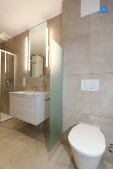  +Pauschale allinklusiv Miete+ KLIMA-HEIZUNG-INKLUDIERT* NEUEBAU-LUXUS- 2 Zimmer, West-Balkon* Ma�einbau-K�che, zugfreie Deckenk�hlung, FBH, Alarmanlage, Garage, Lift, barrierefrei