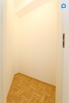  +Helle + ruhige + Dachgeschoss Maisonette+ Klimaanlage + in renoviertem Jahrhundertwendehaus+Komplett sanierter Erstbezug + 4.Liftstock +  Kellerabteil+