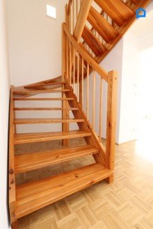  +Helle + ruhige + Dachgeschoss Maisonette+ Klimaanlage + in renoviertem Jahrhundertwendehaus+Komplett sanierter Erstbezug + 4.Liftstock +  Kellerabteil+