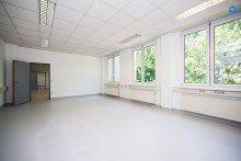  +Modernes B�ro 545m� (oder auf 2x270m� teilbar) , 15-20 R�ume insgesamt m�glich,  Teek�che, Toiletten, optionale PKW Stellpl�tze, optionaler Keller+