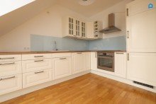  Gro�artige Dachgeschosswohnung mit 146 m� plus 21 m� Dachterrasse plus 8 m� Balkon, 4 Zimmer, KLIMA, gro�er Vorraum, Tiefgaragenplatz optional !