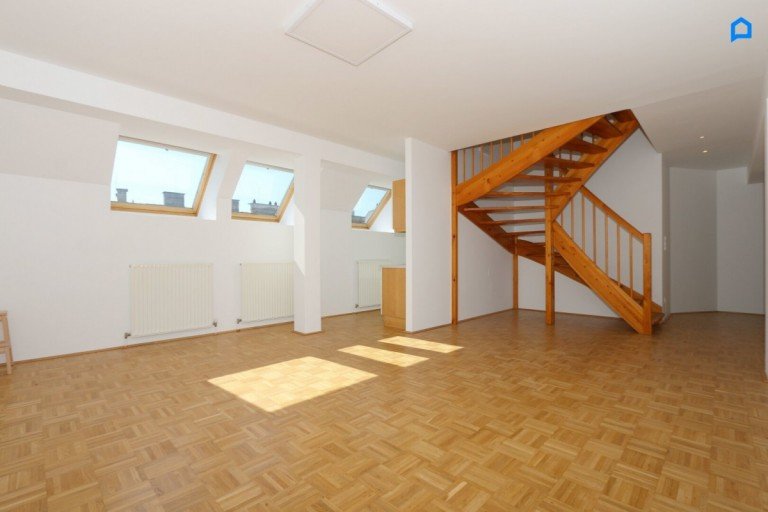  Wien - U4 Friedensbr�cke, Donaukanal, Stra�enbahnlinen 5,33 Walleinsteinstra�e, Augartenn�he Dachgeschosswohnung Komplett sanierter Erstbezug, helle, ruhige, Dachgeschoss Maisonette, Terrasse teilweise �berdacht, in renoviertem Jahrhundertwendehaus, 4.Liftstock + Kellerabteil