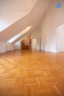  Wohnen nahe Oberlaa - helle 3-Zimmer-Wohnung mit riesigem Wohnbereich 36 m� Wohnk�che und 7,8 m� Balkon + gr�ner Innenhof,  1. OG, Dachgeschoss