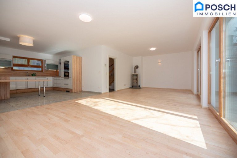  Wien,Favoriten - Scheunenstra�e , Wien Oberlaa, Liesingbach Reihenendhaus Gro�z�giges Reihenendhaus f�r Familien, (ca.224 m� Nutzfl�che), 5 Zimmer, gro�e Terrasse, S�d-Garten, 2 B�der, 2 Abstellr�ume, 3 Kellerr�ume, FB-Heizung auch im Keller, Autoabstellplatz