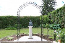  Sehr gepflegtes gro�z�giges Eckreihenhaus , Garten, Pergola, Terrasse, 4,5 Zimmer, plus Kellerr�ume, Garage