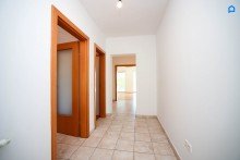  Gro�z�giges Familienhaus, 5 Zimmer, Vollkeller, Fu�bodenheizung, Gro�er Garten, Garage plus weiterer Abstellplatz, Gr�nlage