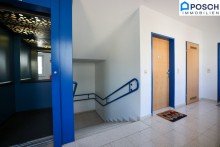  *Zentrum Schwechat, 3 Zimmer mit 12 m� Loggia mit Gr�nblick. 2. Liftstock, barrierefrei, * Flughafen Schwechat N�he*