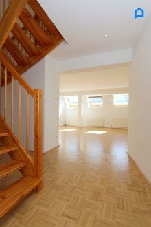  +Helle + ruhige + Dachgeschoss Maisonette+ Klimaanlage + in renoviertem Jahrhundertwendehaus+Komplett sanierter Erstbezug + 4.Liftstock +  Kellerabteil+