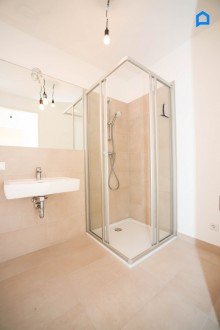 ERSTBEZUG ,Modernes 2-Zimmer-Apartment mit Balkon im 6. OG plus 12m� Balkon