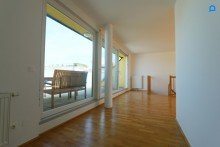  Gro�artige Dachgeschosswohnung mit 146 m� plus 21 m� Dachterrasse plus 8 m� Balkon, 4 Zimmer, KLIMA, gro�er Vorraum, Tiefgaragenplatz optional !