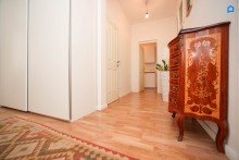 Helle, ruhige, m�blierte  2 Zimmer Wohnung mit gro�em Vorraum und separater K�che