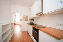  Helle, ruhige, m�blierte  2 Zimmer Wohnung mit gro�em Vorraum und separater K�che