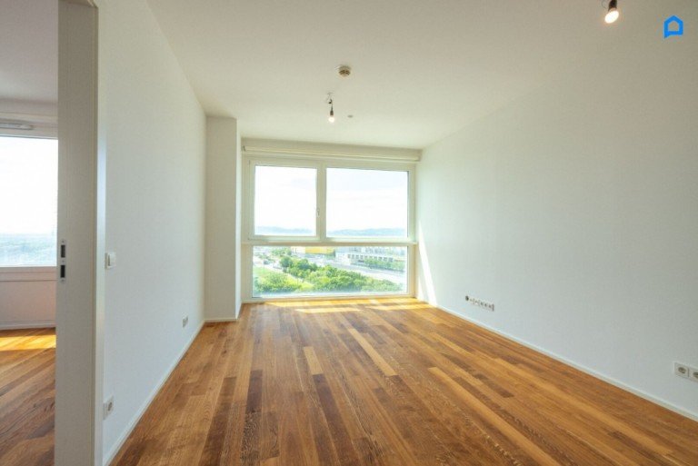  Wien - Laaer-Berg-Stra�e Etagenwohnung NEUER Preis, MySKY, ERSTBEZUG nach Renovierung, Helle 2 Zimmer, 14.OG Weitblick Richtung S�den Wiens