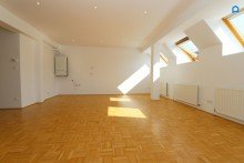 +Helle + ruhige + Dachgeschoss Maisonette+ Klimaanlage + in renoviertem Jahrhundertwendehaus+Komplett sanierter Erstbezug + 4.Liftstock +  Kellerabteil+