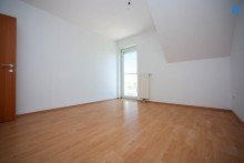  Gro�z�giges Familienhaus, 5 Zimmer, Vollkeller, Fu�bodenheizung, Gro�er Garten, Garage plus weiterer Abstellplatz, Gr�nlage