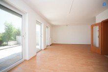  Gro�z�giges Familienhaus, 5 Zimmer, Vollkeller, Fu�bodenheizung, Gro�er Garten, Garage plus weiterer Abstellplatz, Gr�nlage