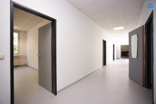  +Modernes B�ro 545m� (oder auf 2x270m� teilbar) , 15-20 R�ume insgesamt m�glich,  Teek�che, Toiletten, optionale PKW Stellpl�tze, optionaler Keller+
