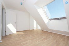  ERSTBEZUG, JETZT einziehen! Dachgeschoss NEU mit modernster Ausstattung c. 113 m� Wohnfl�che, 4 Zimmer plus Nebenr�ume, W�rmepumpe, FBH, Deckenk�hlung