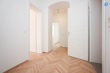 Vorraum Top 11 ERSTBEZUG, UNABH�NGIG v. fossilen Brennstoffen, kernsanierter Albau, modernste Ausstattung ab 41 m� -148m� Wohnfl�che, 2-4 Zimmer plus Nebenr�ume, Etagen- und DG Wohnungen, W�rmep. FBH,Deckenk�hlung