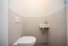 G�ste WC Top 11 ERSTBEZUG, UNABH�NGIG v. fossilen Brennstoffen, kernsanierter Albau, modernste Ausstattung ab 41 m� -148m� Wohnfl�che, 2-4 Zimmer plus Nebenr�ume, Etagen- und DG Wohnungen, W�rmep. FBH,Deckenk�hlung
